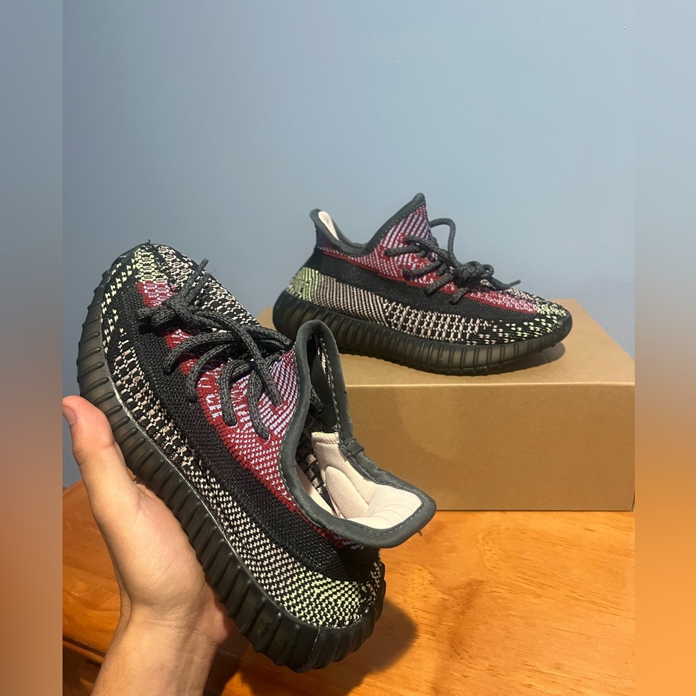 Yeezy Boost 350 V2 'Yecheil Non-Reflective, size 6 Men’s